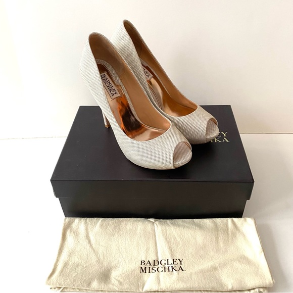 Badgley Mischka Drama Platform Peep Toe Pump in Platino Metallic Mesh - Picture 2 of 6